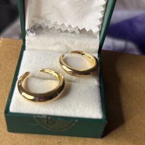 Elegant Gold rings
